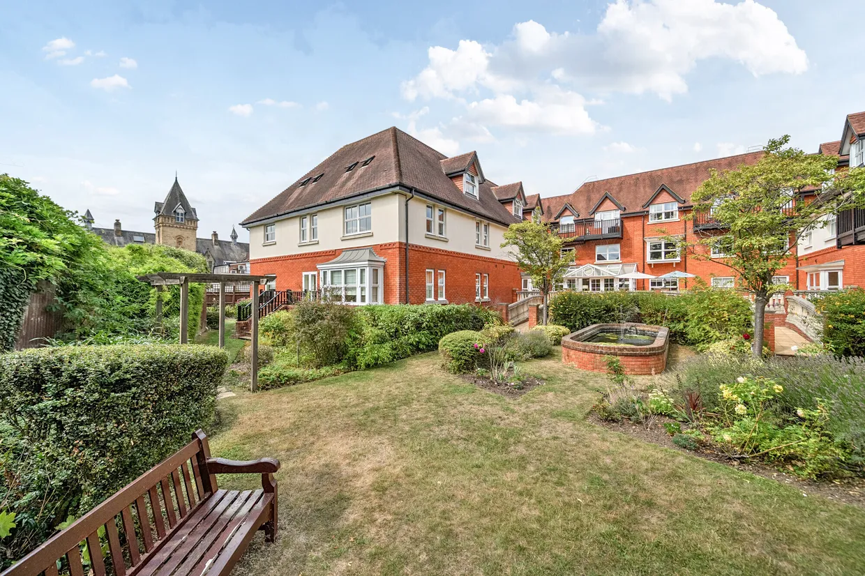 London Road, Ascot, SL5 photo 1