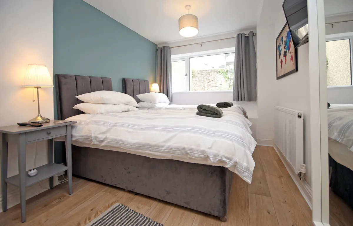 Cambrian Terrace, Criccieth, Gwynedd, LL52