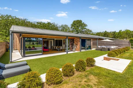 Deerlands Lane, Dunsfold, GU8