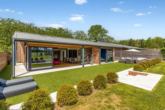 Deerlands Lane, Dunsfold, GU8