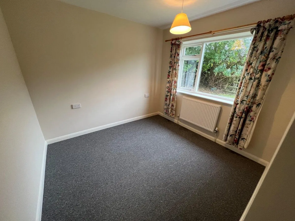 LIMES BUNGALOW, MIDDLE LANE, NETHER BROUGHTON