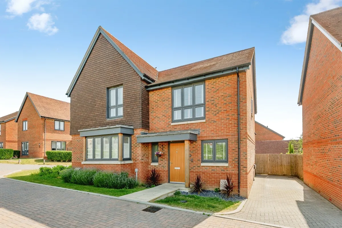 Thorn Way, Pease Pottage, Crawley