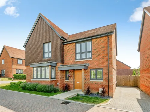 Thorn Way, Pease Pottage, Crawleyphoto