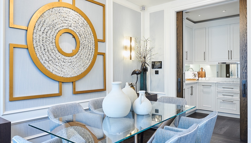 Luxury Two Bedroom Apartment To Let  W8  Juliet Balcony Image 3