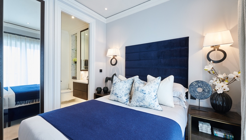 Luxury Two Bedroom Apartment To Let  W8  Juliet Balcony Image 5