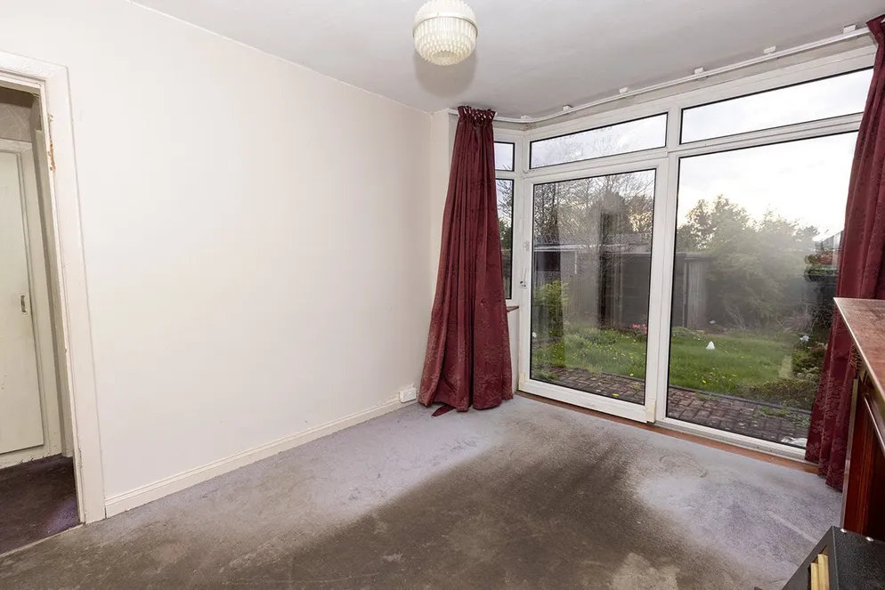 Property carousel item 5