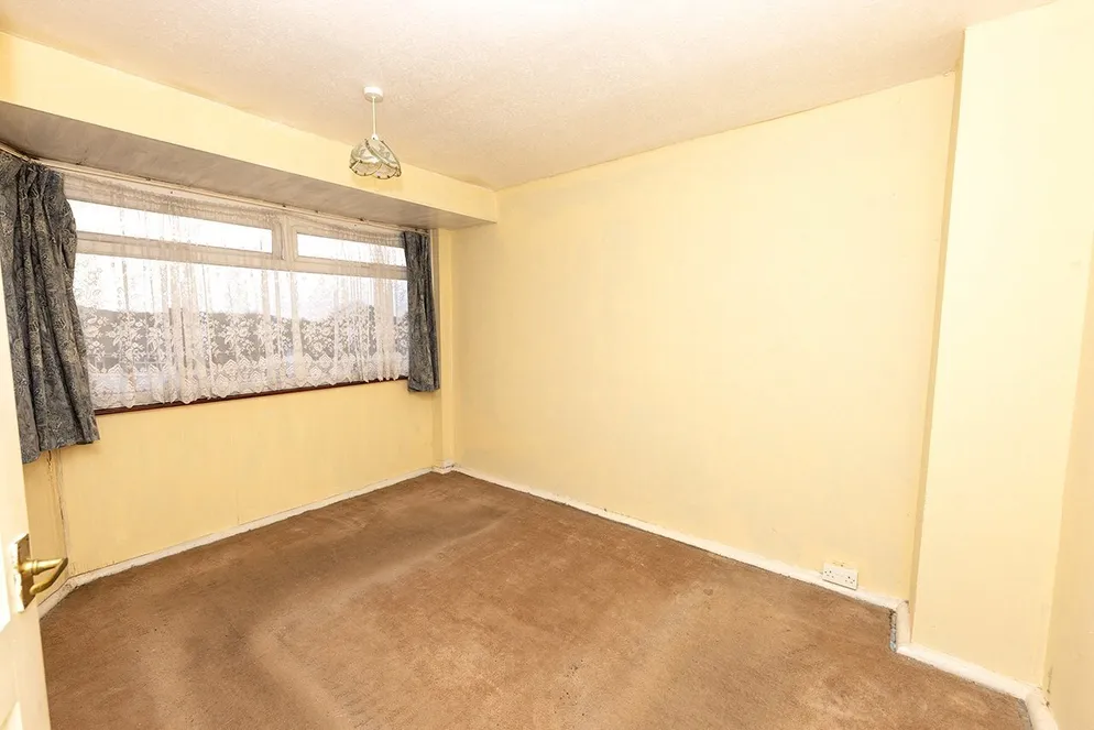 Property carousel item 9