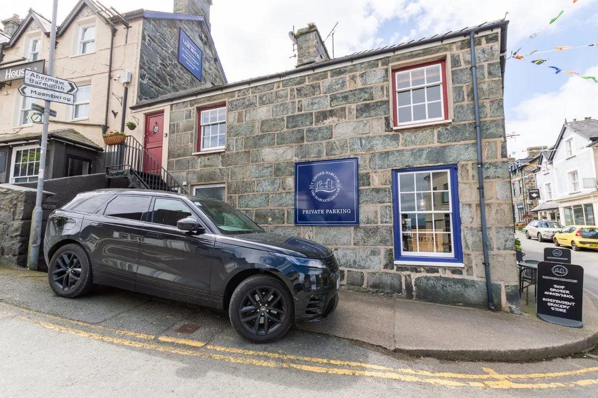 Cambrian House, High Street, Harlech, Gwynedd, LL46