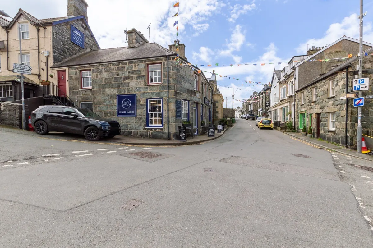 Cambrian House, High Street, Harlech, Gwynedd, LL46