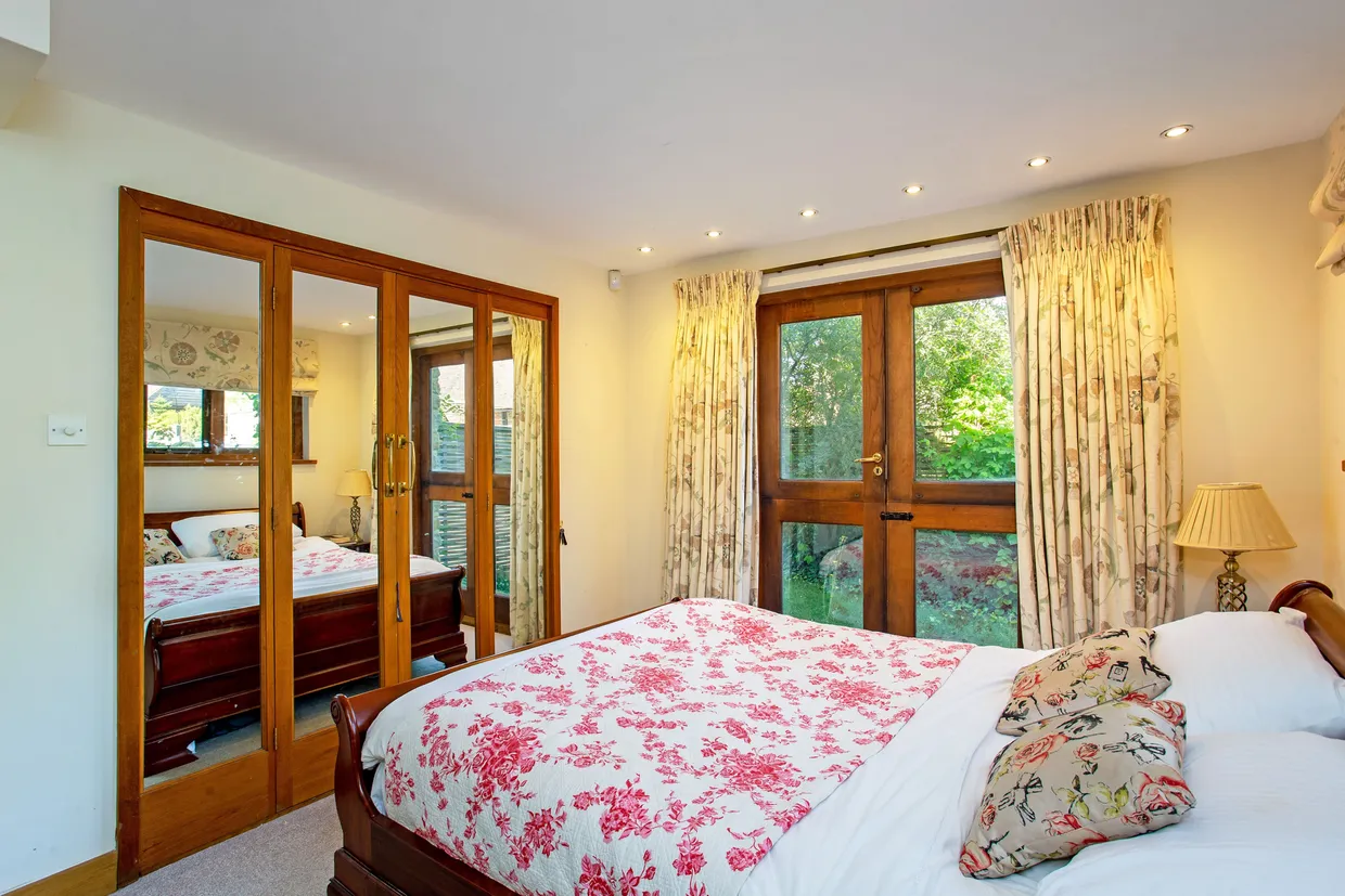 Sturt Road, HASLEMERE, GU27 photo 7