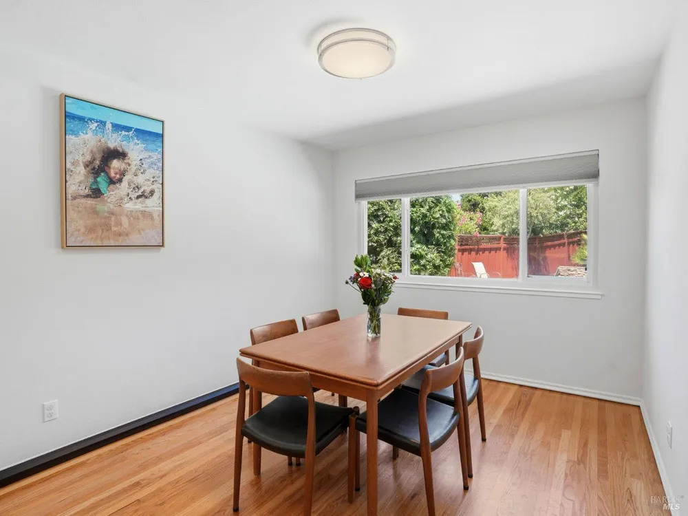 33 Manzano Ct, Novato, CA 94945
