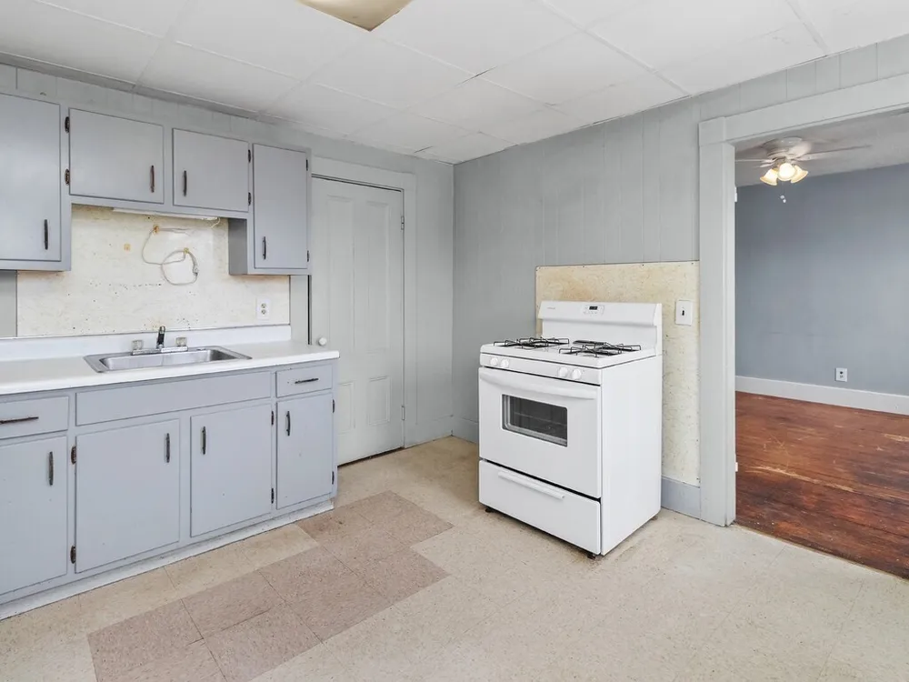 102-104 Harvard St, Waltham, MA 02453