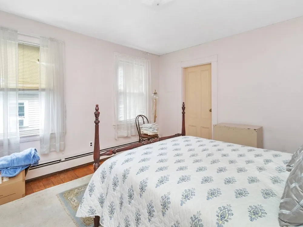 102-104 Harvard St, Waltham, MA 02453
