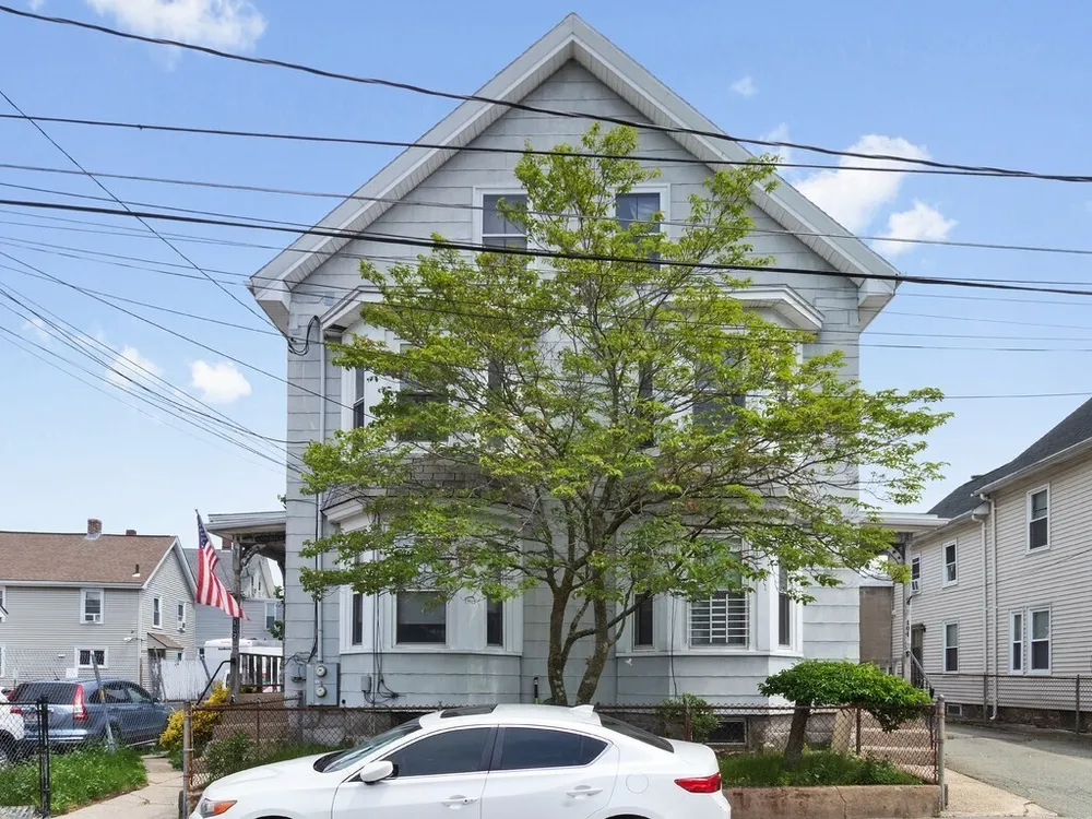 102-104 Harvard St, Waltham, MA 02453