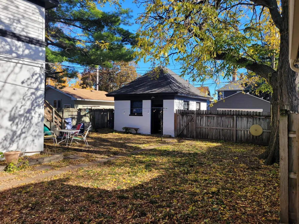 416 Daly St, St Paul, MN 55102-3532