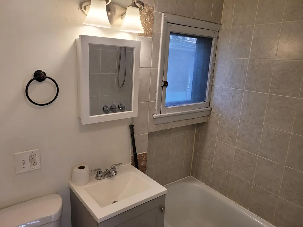 416 Daly St, St Paul, MN 55102-3532