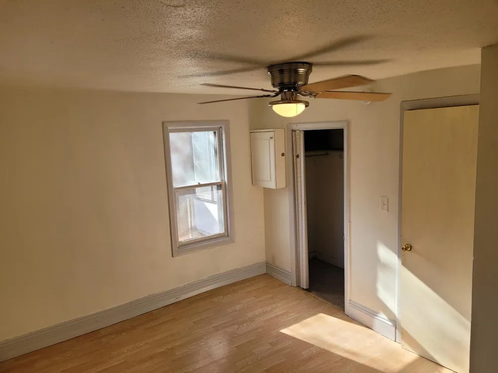 416 Daly St, St Paul, MN 55102-3532