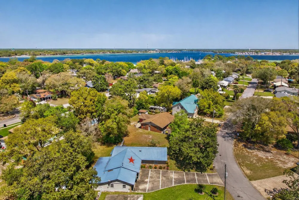 112 Berger Pl NE, Fort Walton Beach, FL 32548