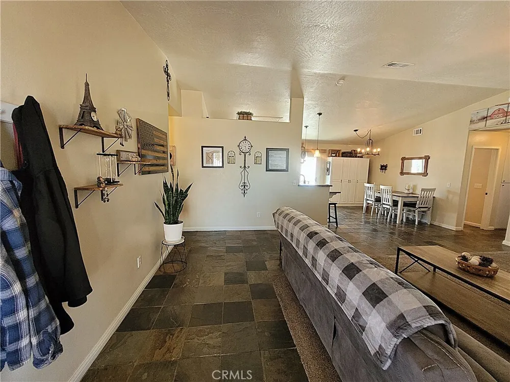 16649 Pauhaska Ct, Apple Valley, CA 92307