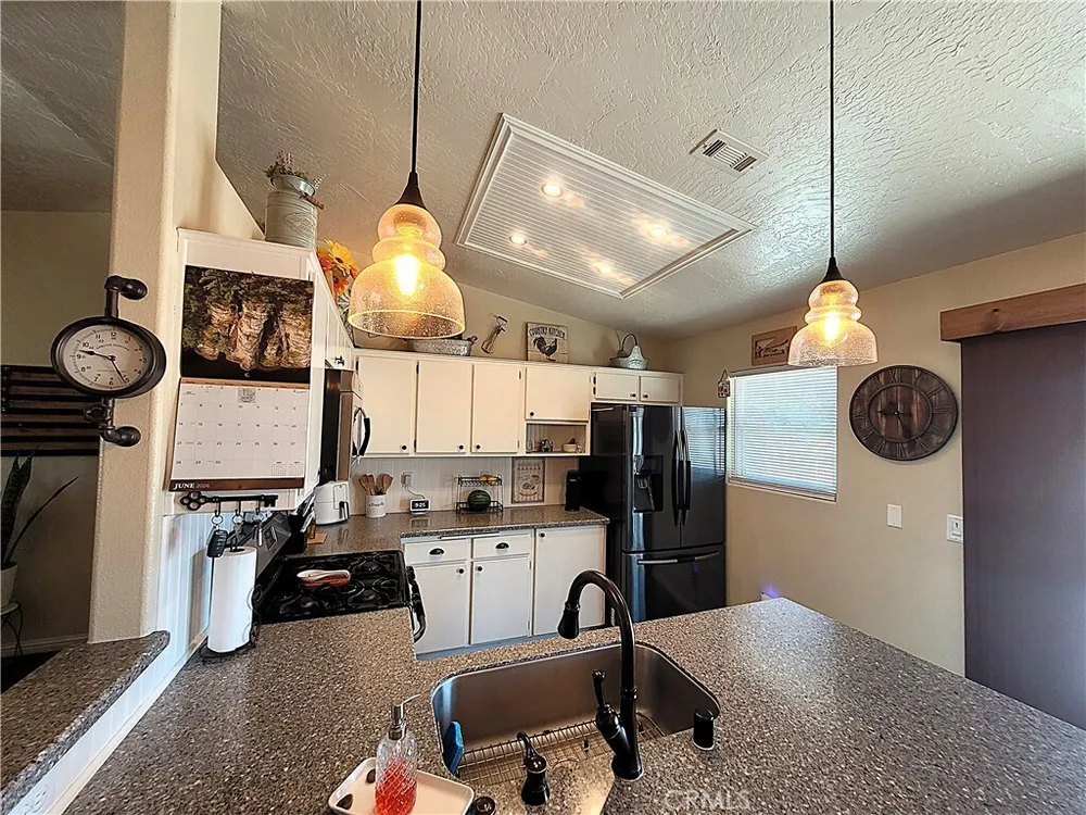 16649 Pauhaska Ct, Apple Valley, CA 92307
