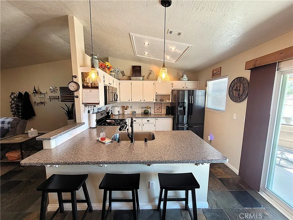 16649 Pauhaska Ct, Apple Valley, CA 92307