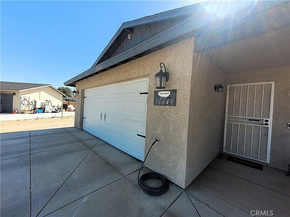 16649 Pauhaska Ct, Apple Valley, CA 92307