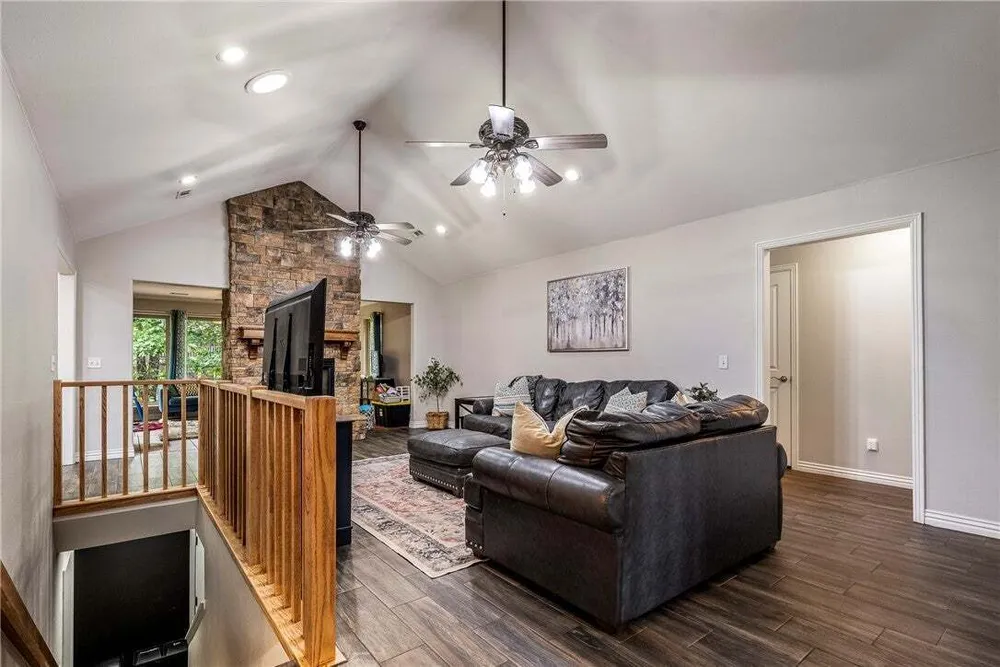 91 Granshire Dr, Bella Vista, AR 72714