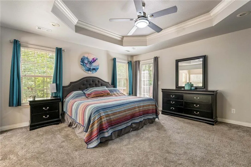 91 Granshire Dr, Bella Vista, AR 72714