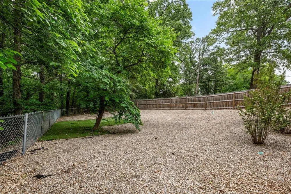 91 Granshire Dr, Bella Vista, AR 72714