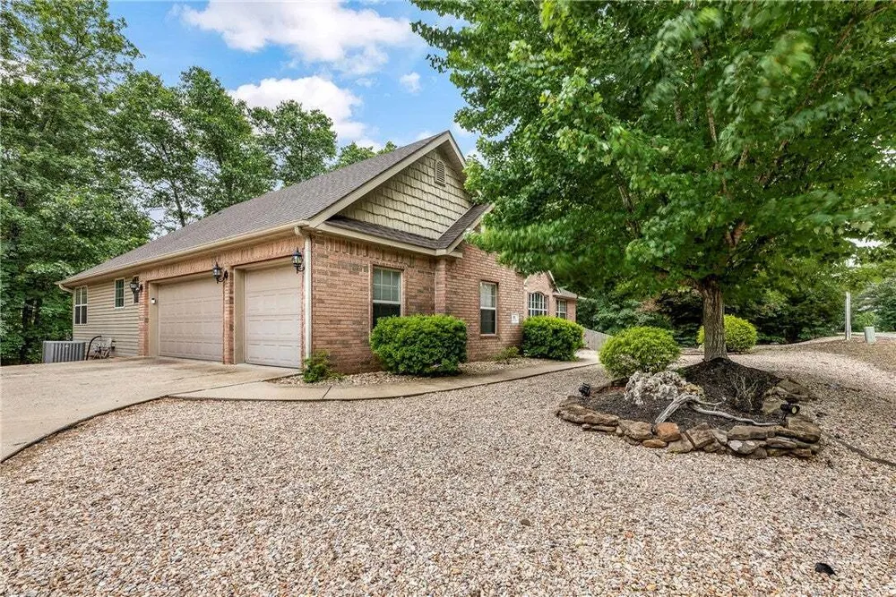 91 Granshire Dr, Bella Vista, AR 72714