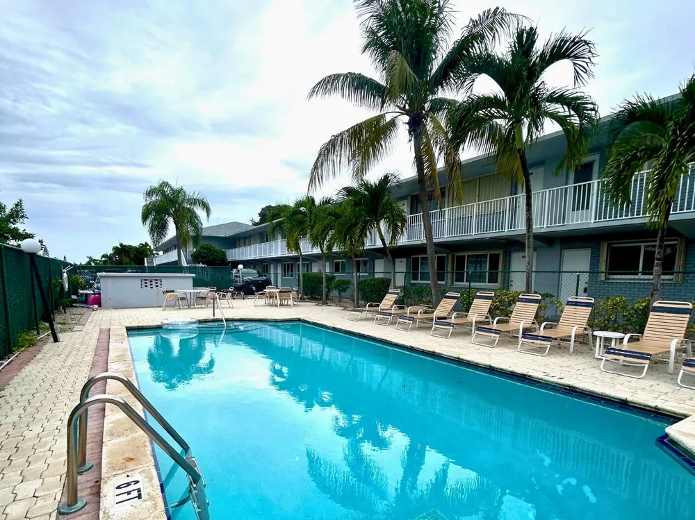 2175 NE 56th St, Fort Lauderdale, FL 33308