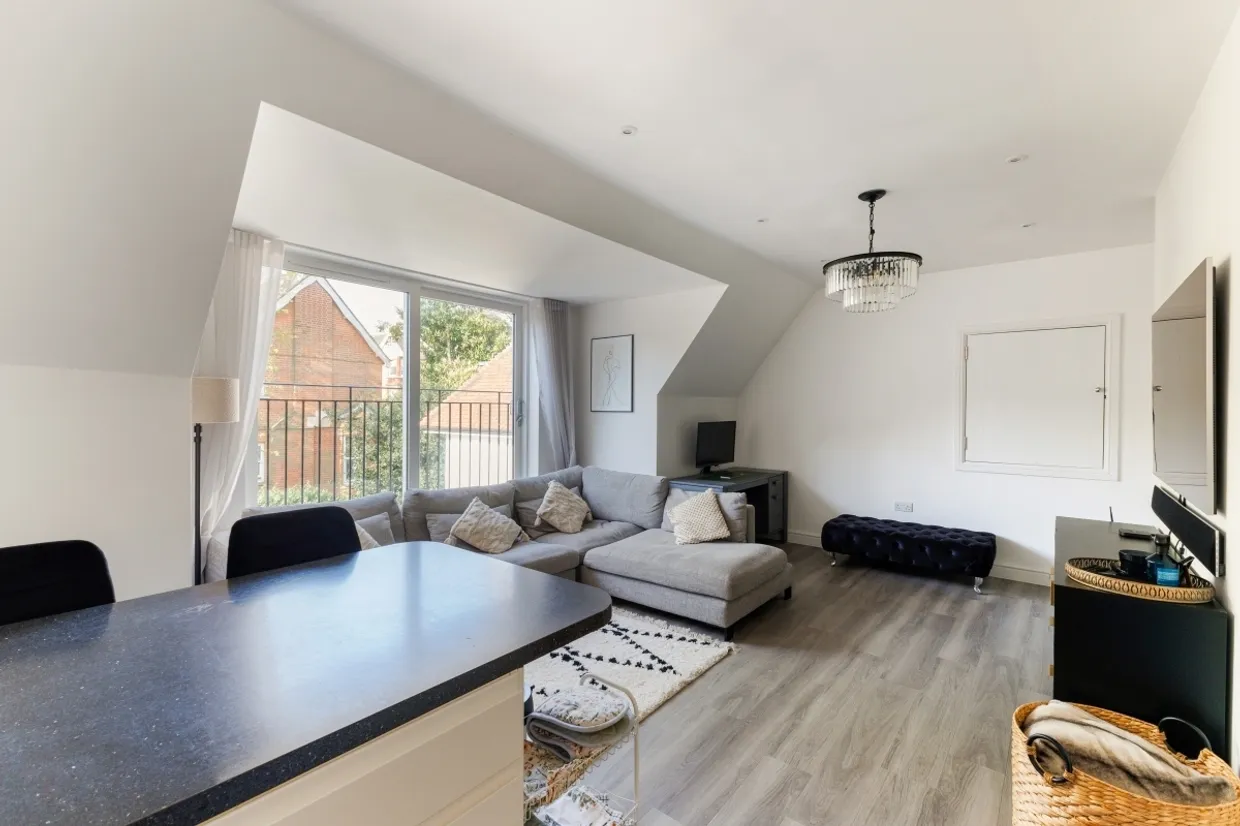 Abbey Court, Redhill, RH1 photo 2