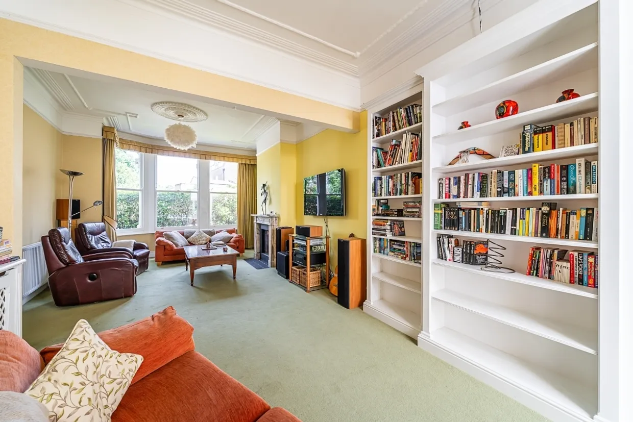 Forthbridge Road London SW11 photo 4