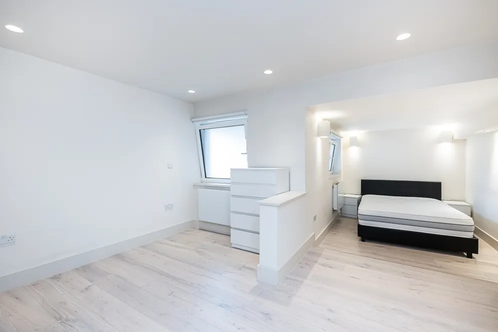 Strutton Ground Westminster SW1P photo 8