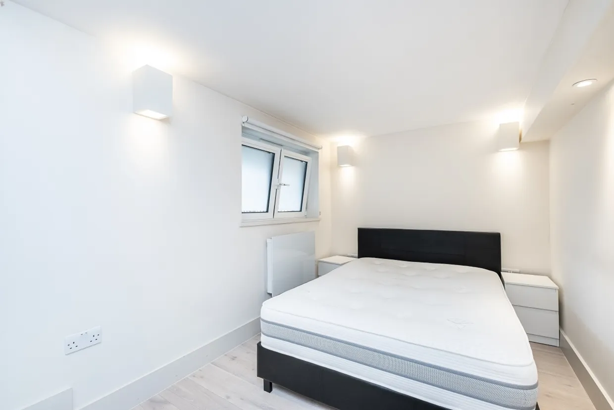 Strutton Ground Westminster SW1P photo 9