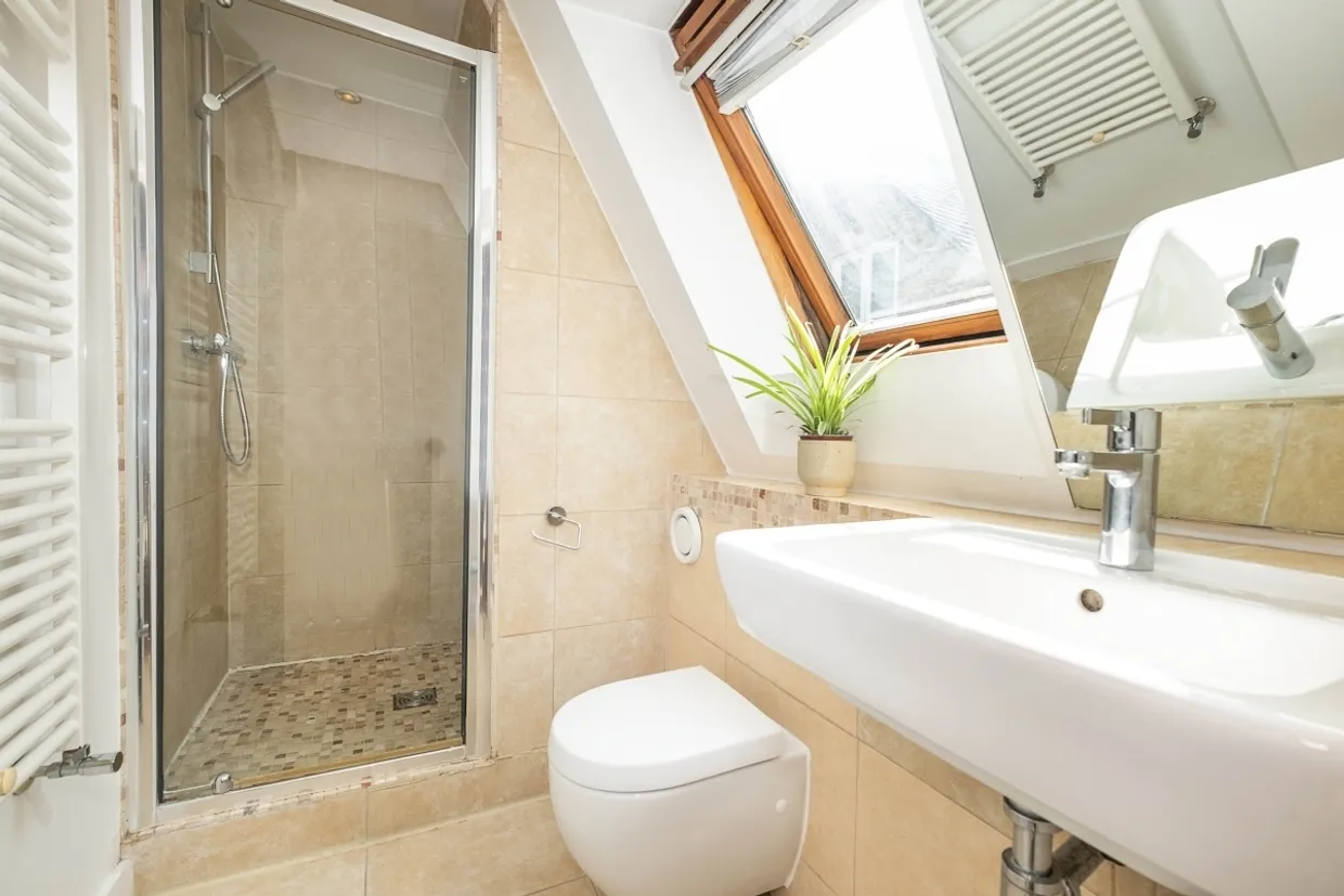 Augustus Road London SW19 photo 7