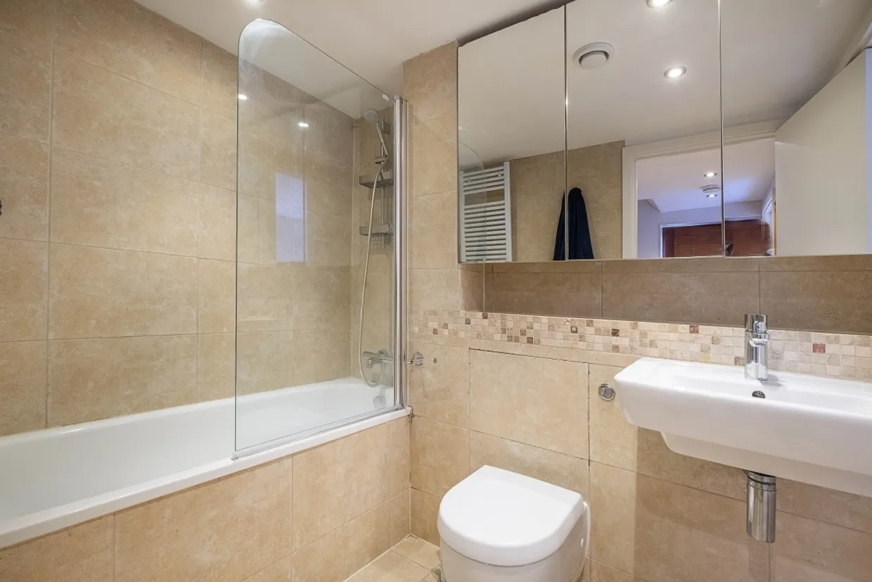 Augustus Road London SW19 photo 12