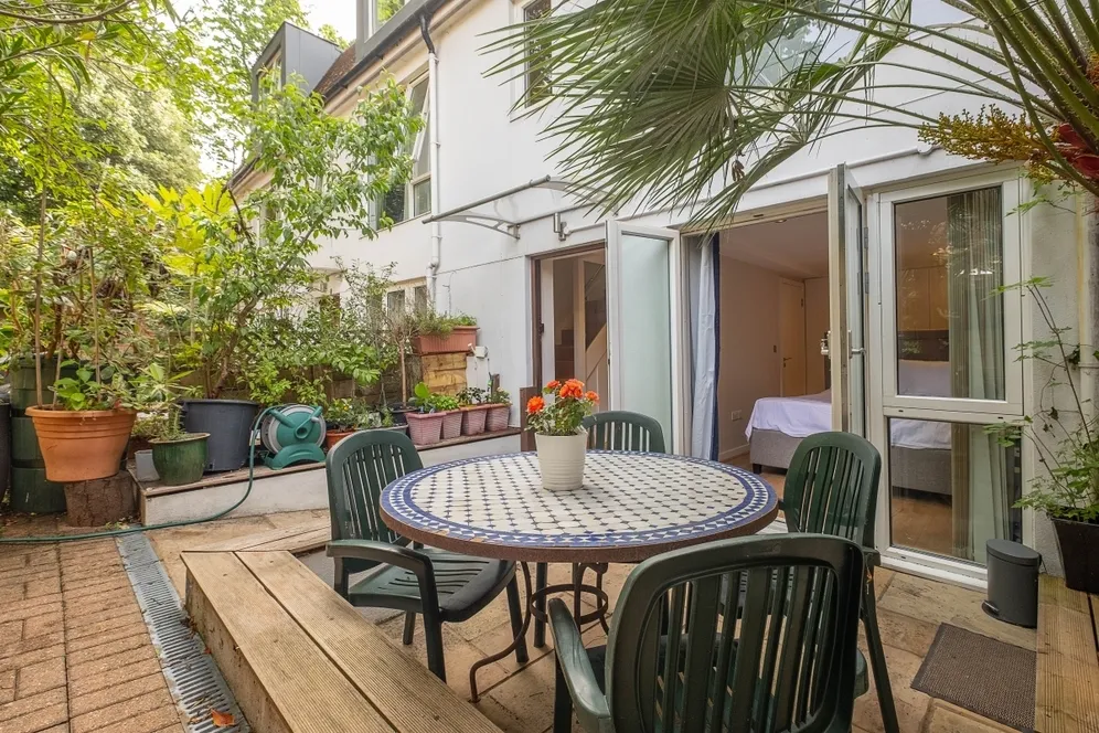 Augustus Road London SW19 photo 17