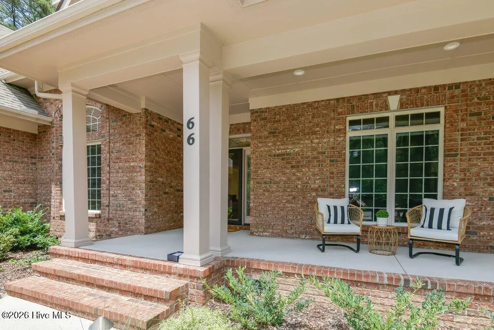 66 Glasgow Dr, Pinehurst, NC 28374