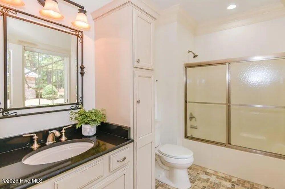 66 Glasgow Dr, Pinehurst, NC 28374
