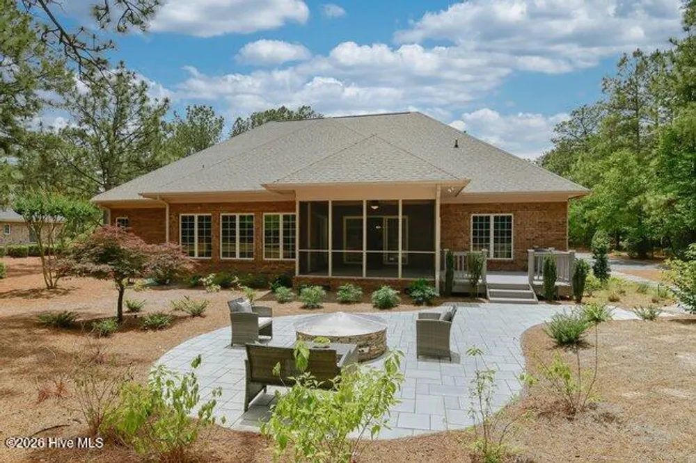 66 Glasgow Dr, Pinehurst, NC 28374