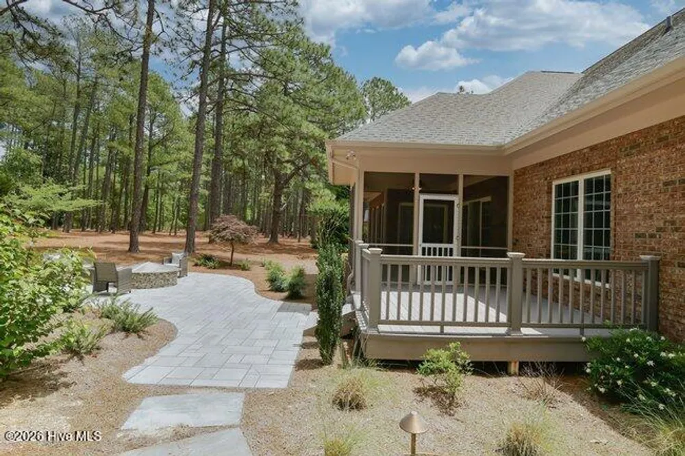 66 Glasgow Dr, Pinehurst, NC 28374