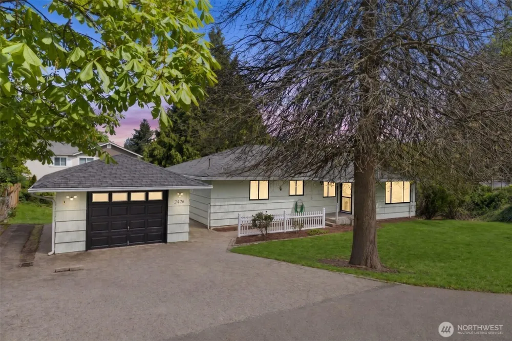 2426 S 142nd St, SeaTac, WA 98168
