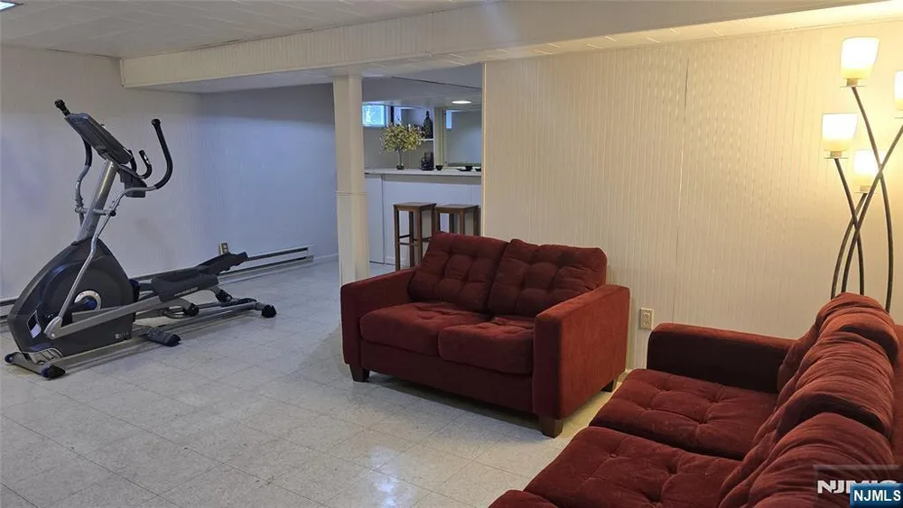 446 Maple Hill Dr, Hackensack, NJ 07601