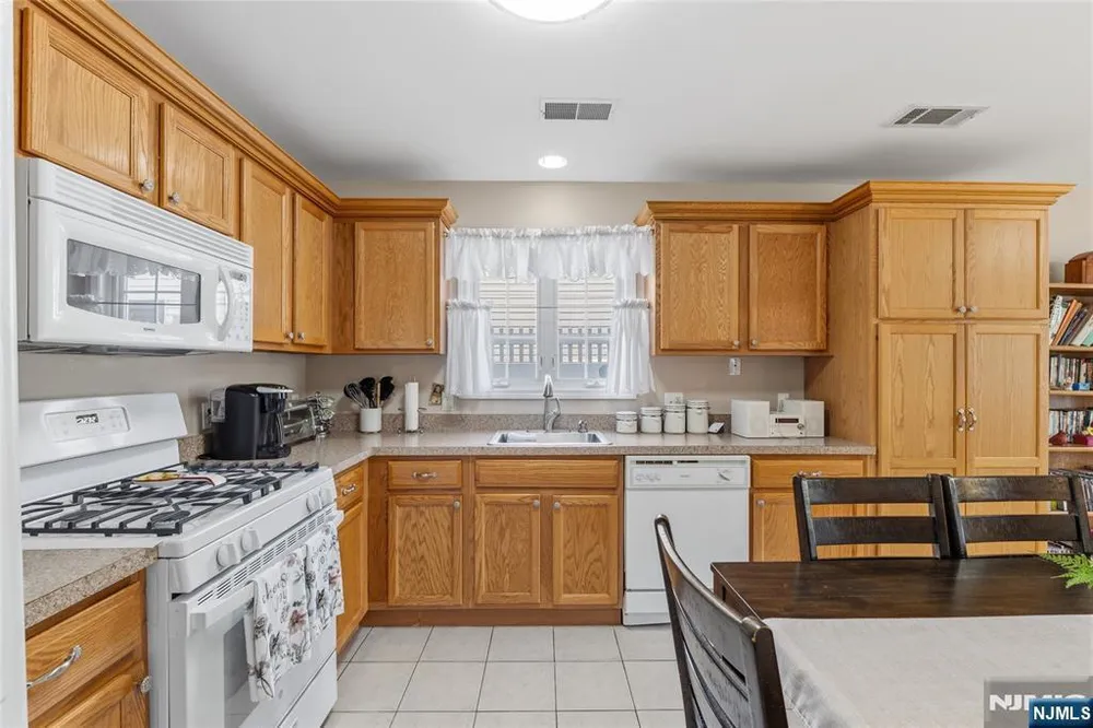 88 Avenue A, Lodi, NJ 07644