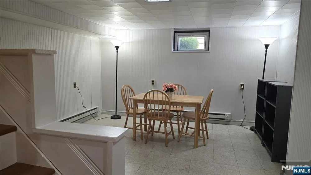 446 Maple Hill Dr, Hackensack, NJ 07601