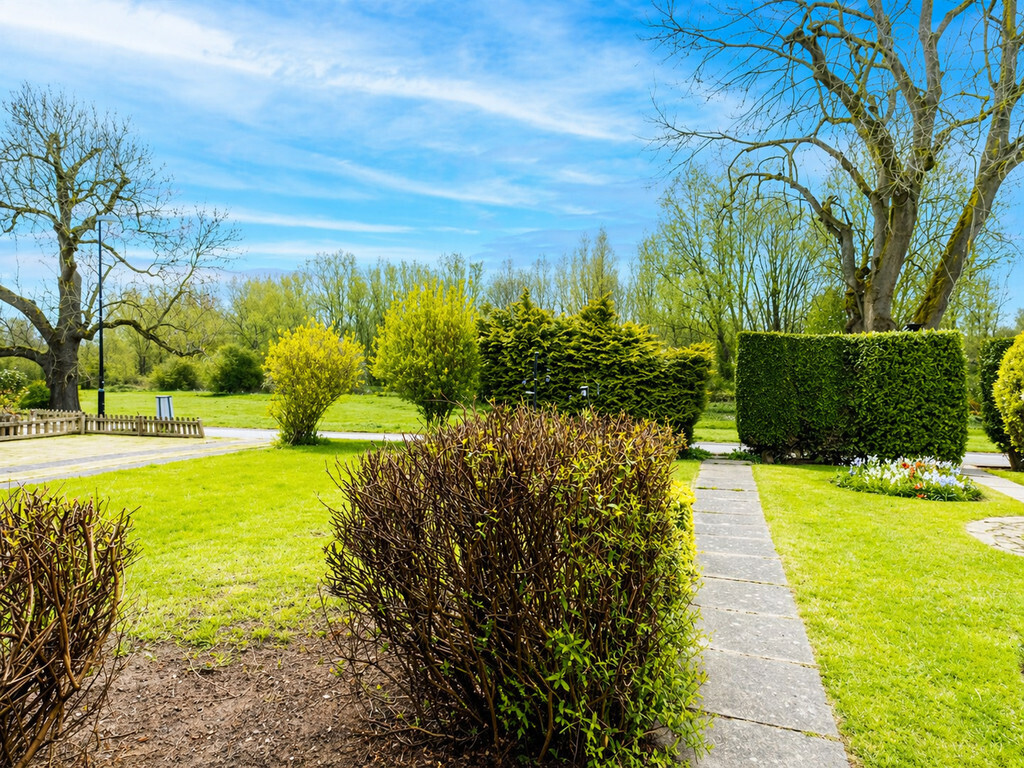 Carver Close, Wyken, Coventry Image 12