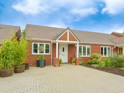 Cozens Grove, Shrivenhamphoto