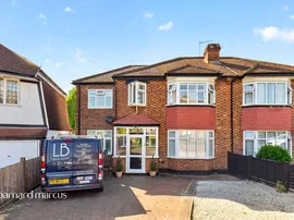 Thorndon Gardens, Epsom photo