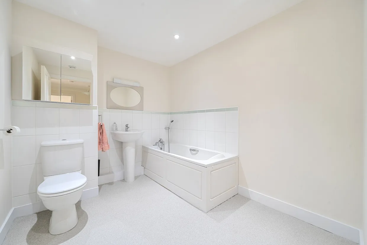 Chesterton House, Cirencester, GL7 photo 7